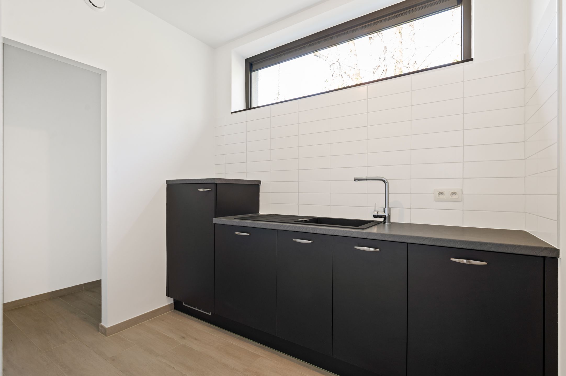 Unieke laagbouwvilla met polyvalente ruimte op ruim perceel in Brasschaat! foto 30