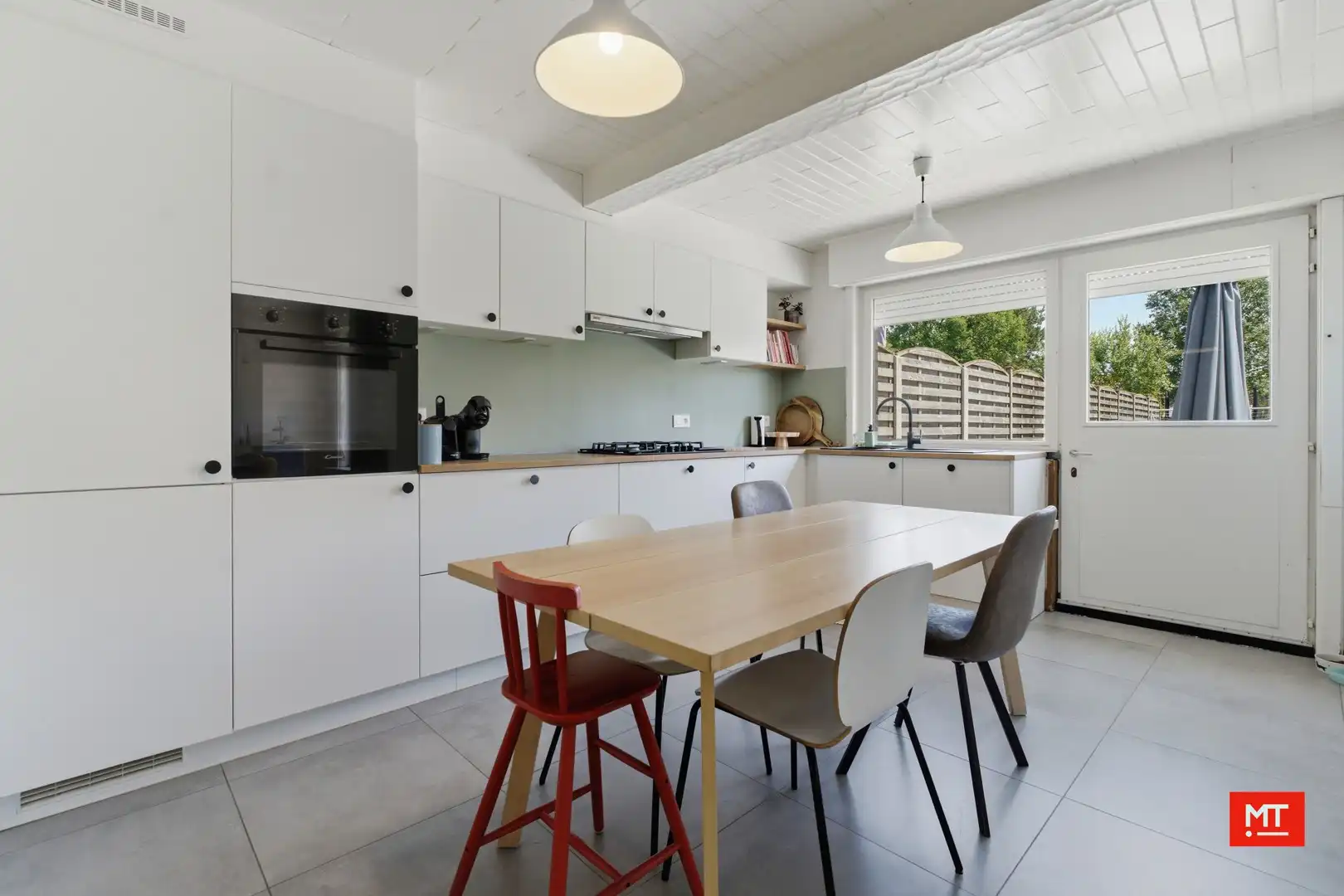 IN OPTIE - Instapklare woning met 3 slaapkamers, tuin en garage in een rustige wijk te Langemark foto 6