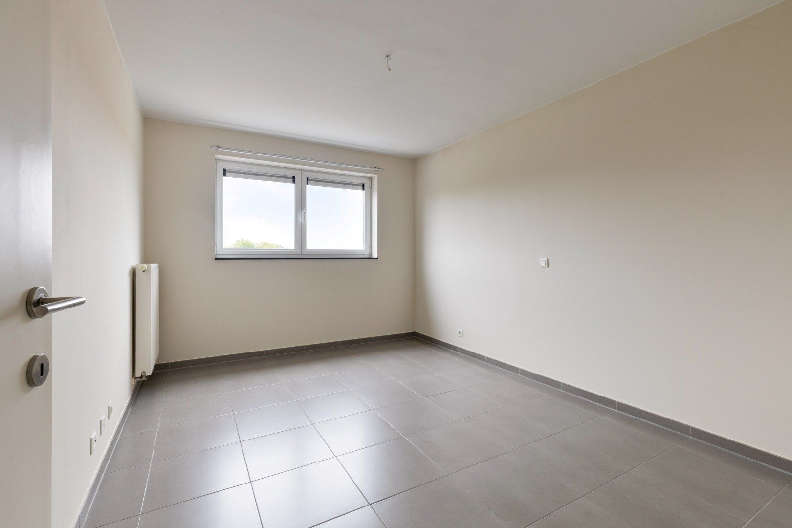 Mooi recent appartement met groot terras en garage! foto 9