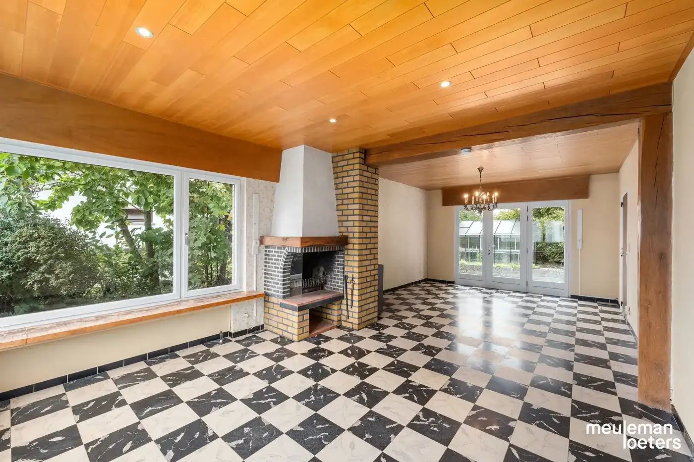 Ruime gezinswoning met tuin en garage in het hart van Lissewege foto 3