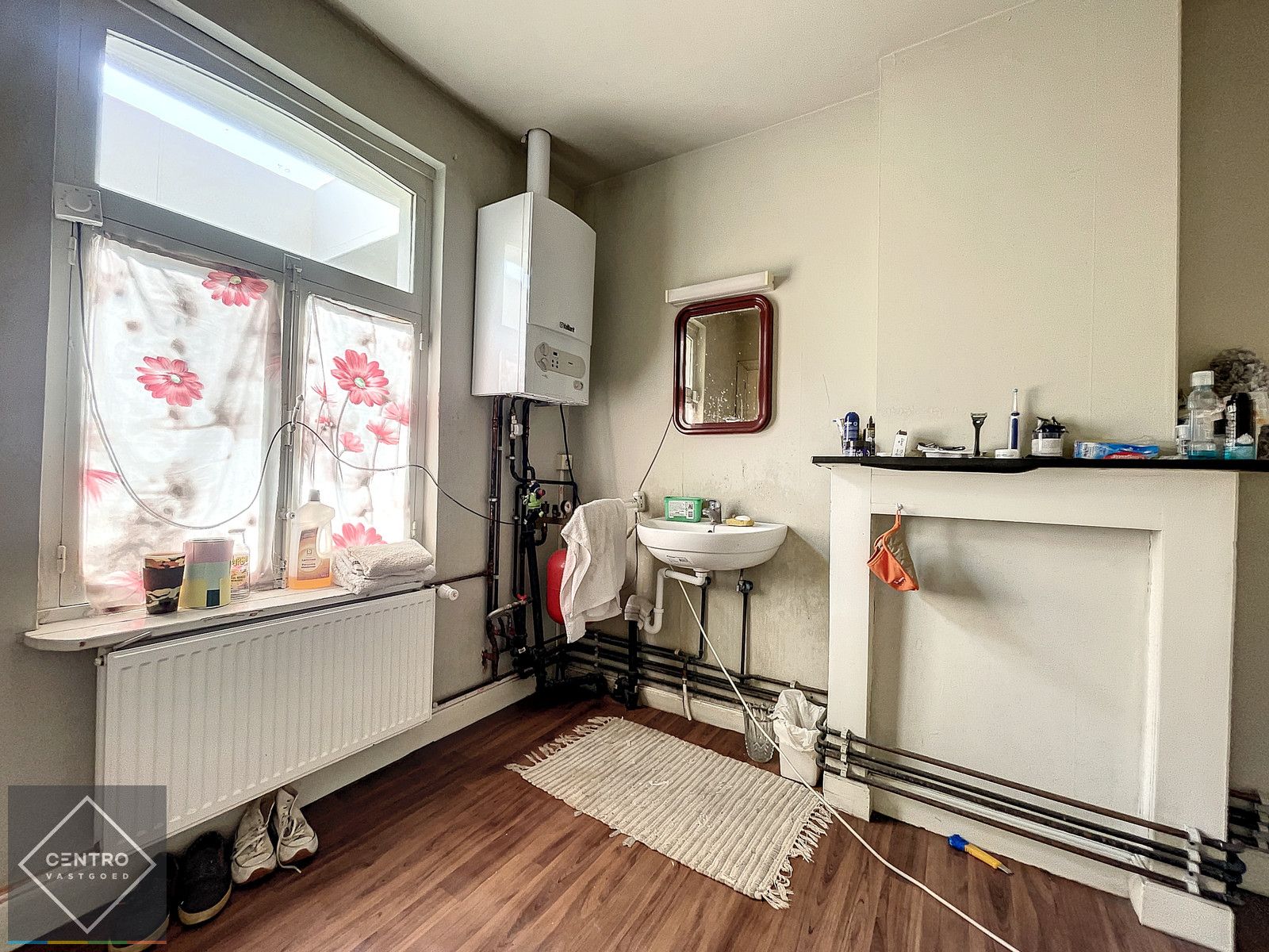 Te renoveren woning met garage te Roeselare! foto 6