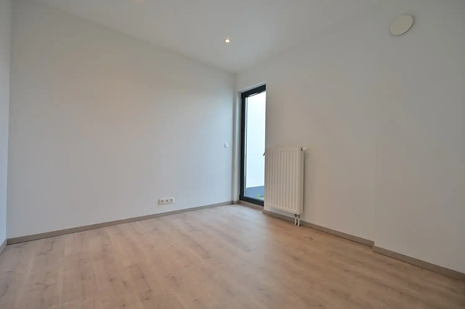 Moderne halfopen woning met 3 slaapkamers in het centrum van Lanaken foto 17