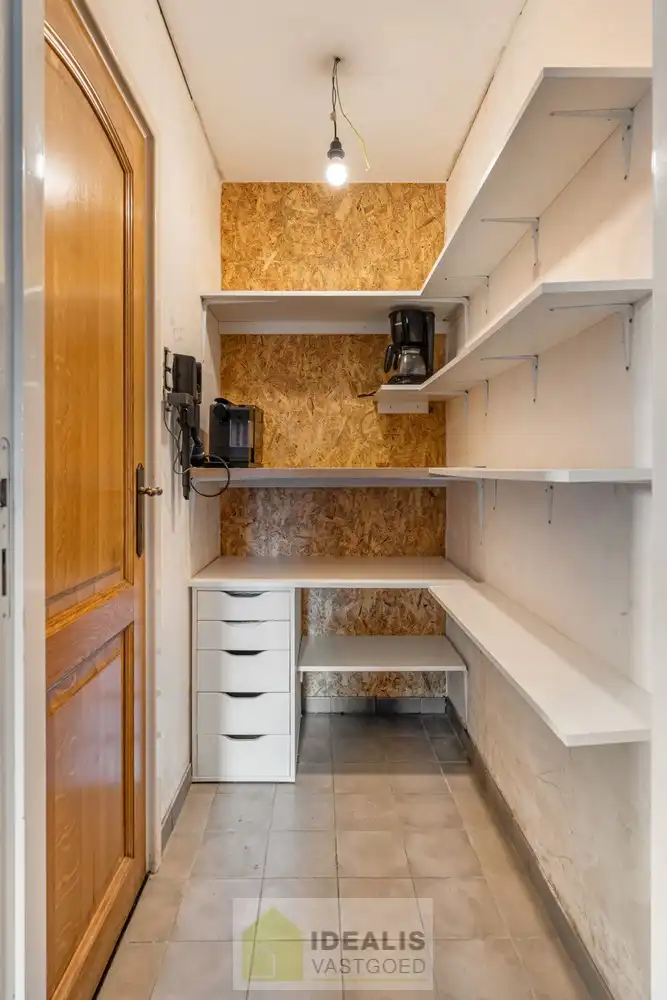 IDEALIS VASTGOED – Goed onderhouden en aangename gelijkvloerse woning met 2 slaapkamers op een prachtig, ruim en uiterst breed perceel foto 21