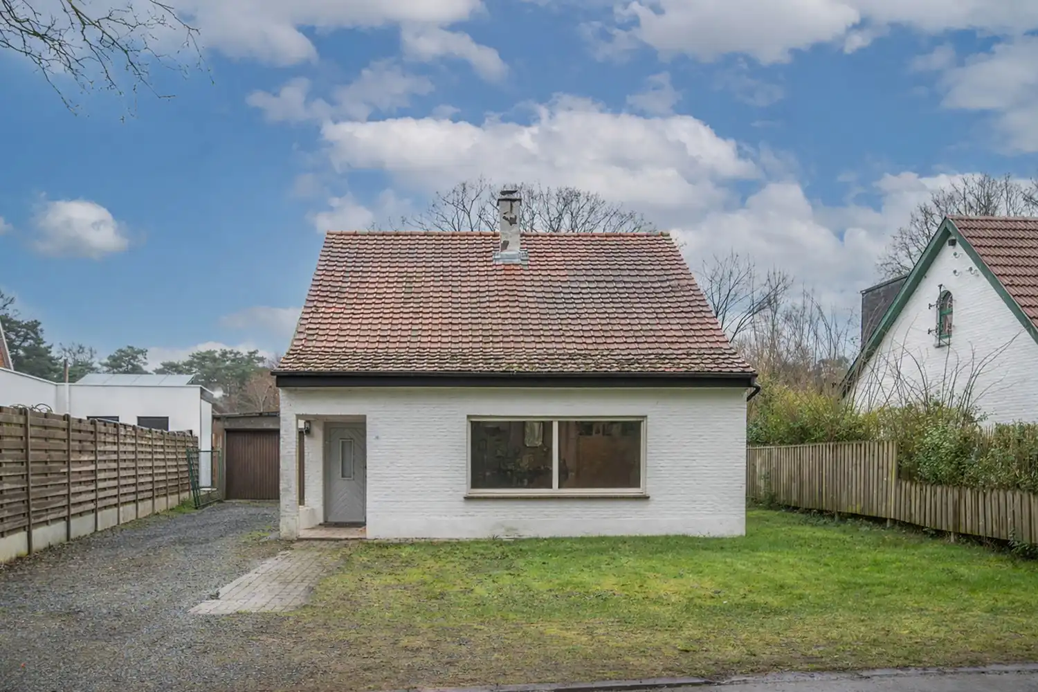 Hoofdfoto van de publicatie: Te renoveren woning met 3 slpkrs en garage in Bonheiden