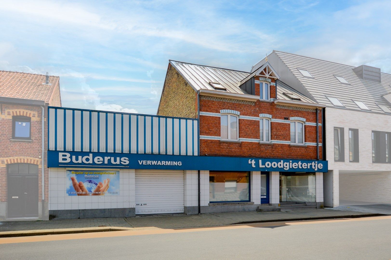 Handelswoning in het centrum van Eernegem foto {{pictureIndex}}