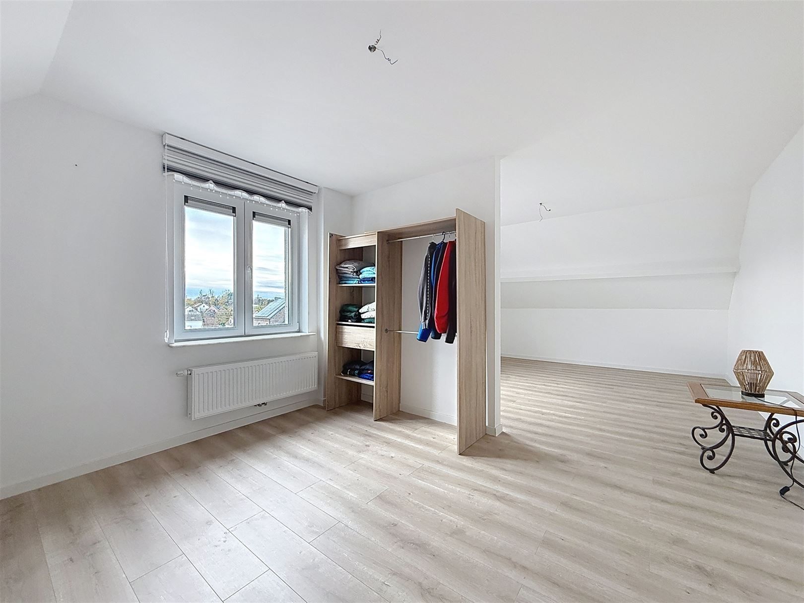 Ruime gerenoveerde woning, 5 slpks, 2 bdks, tuin, 11a 11ca  foto 21