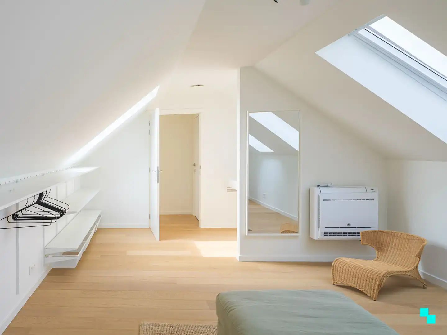 Recent gerenoveerde woning in Valleigebied foto 23