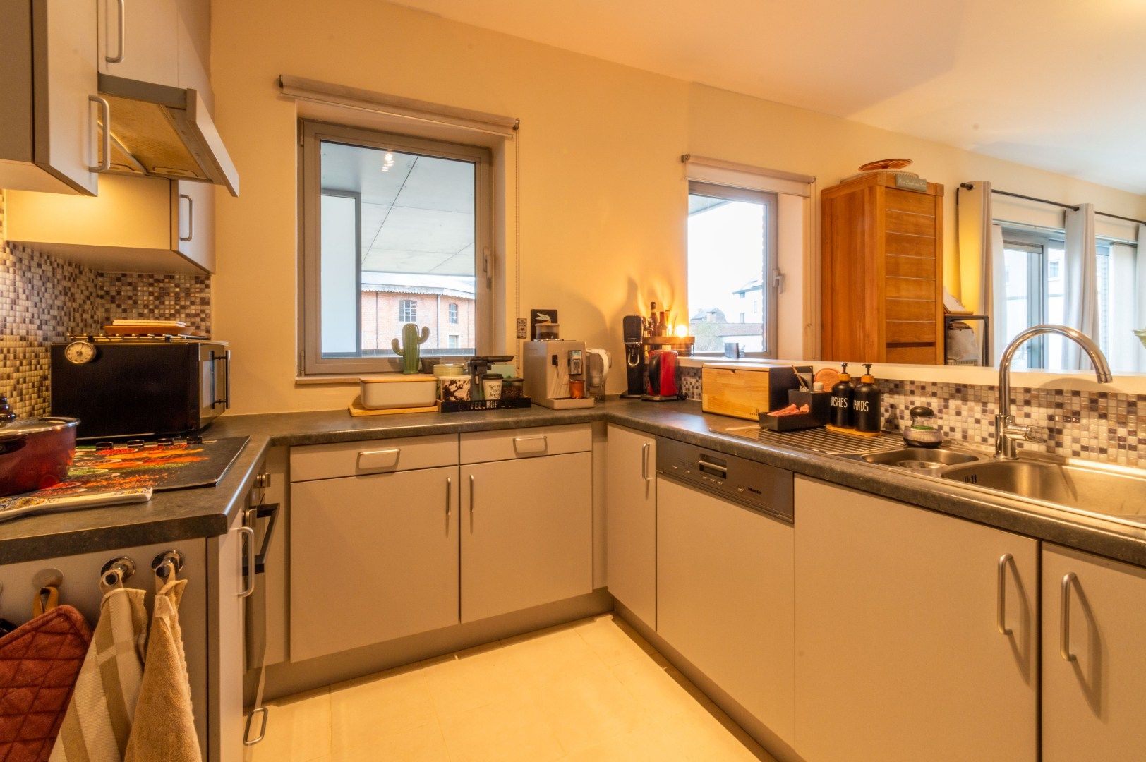 Een perfect onderhouden, instapklaar appartement te Halle! foto 13