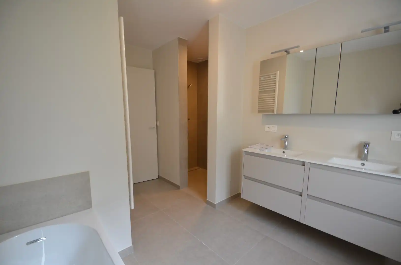 Unieke kans: prachtige nieuwbouwwoning in Lissewege foto 12