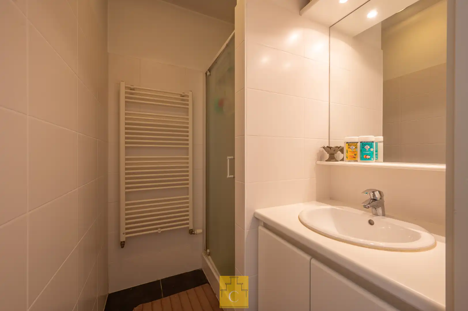 Appartement met subliem zicht, autostandplaats, 2  zonneterrassen, ruime privé-kelder, vooraan St Kruis foto 6