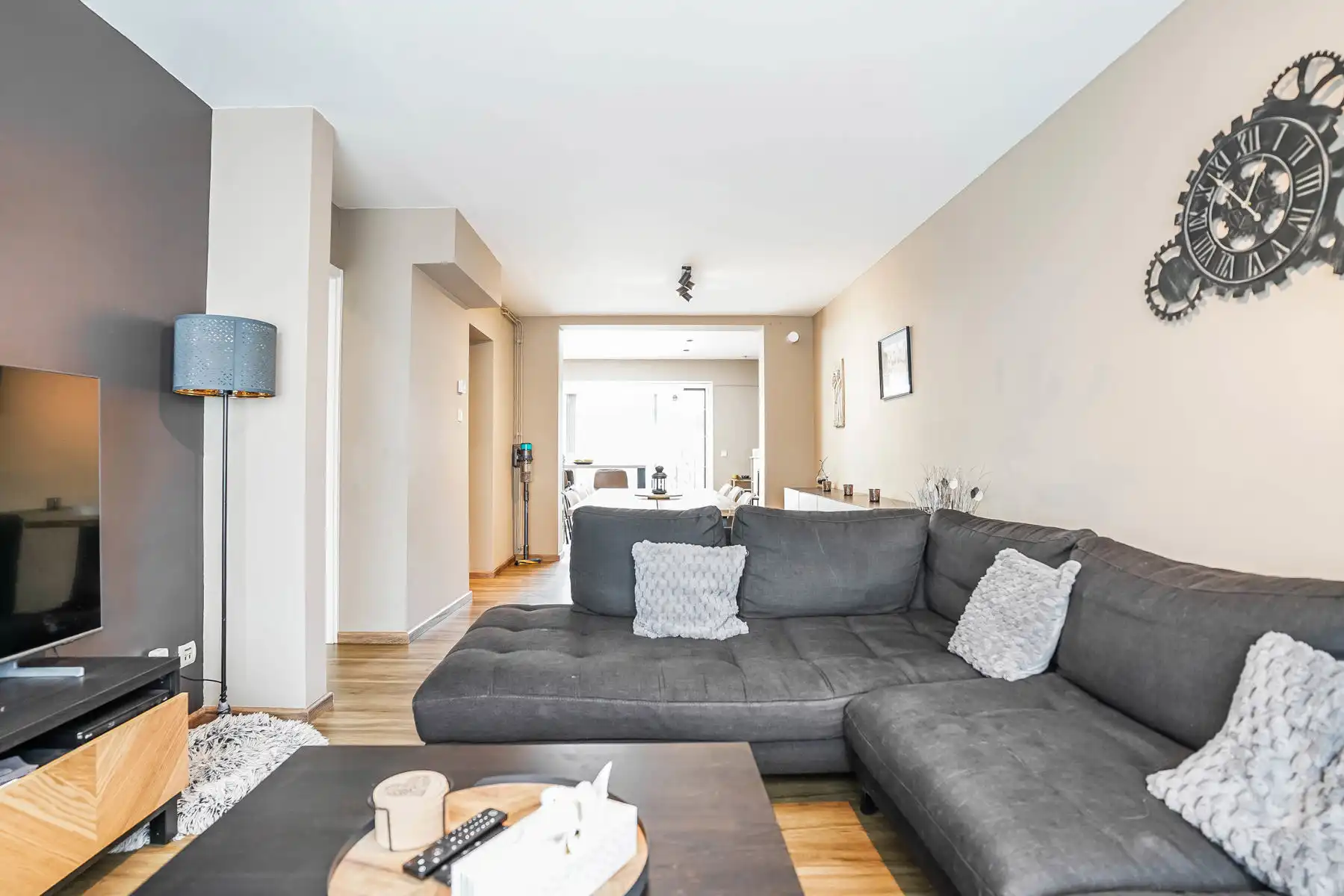 Mooi gerenoveerde & instapklare 3-gevel woning te Londerzeel foto 6