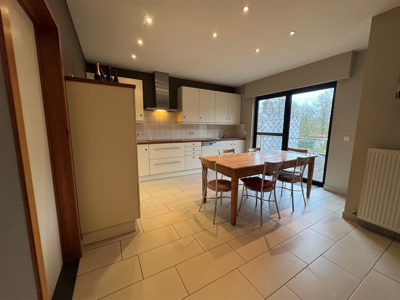 Uniek kantoorgebouw met duplex appartement te koop foto 18