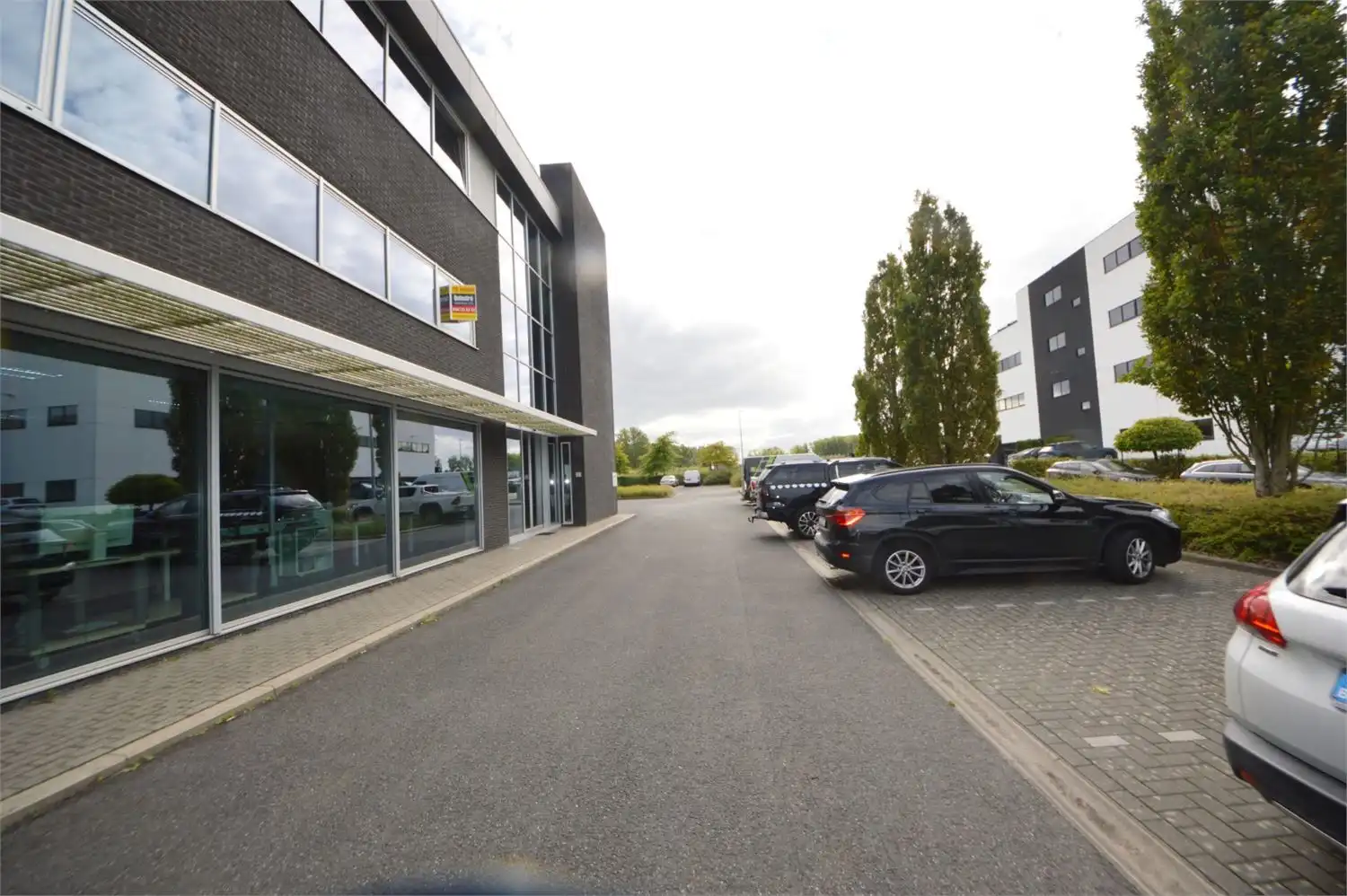 MODERN KANTOOR MET PARKING foto 2