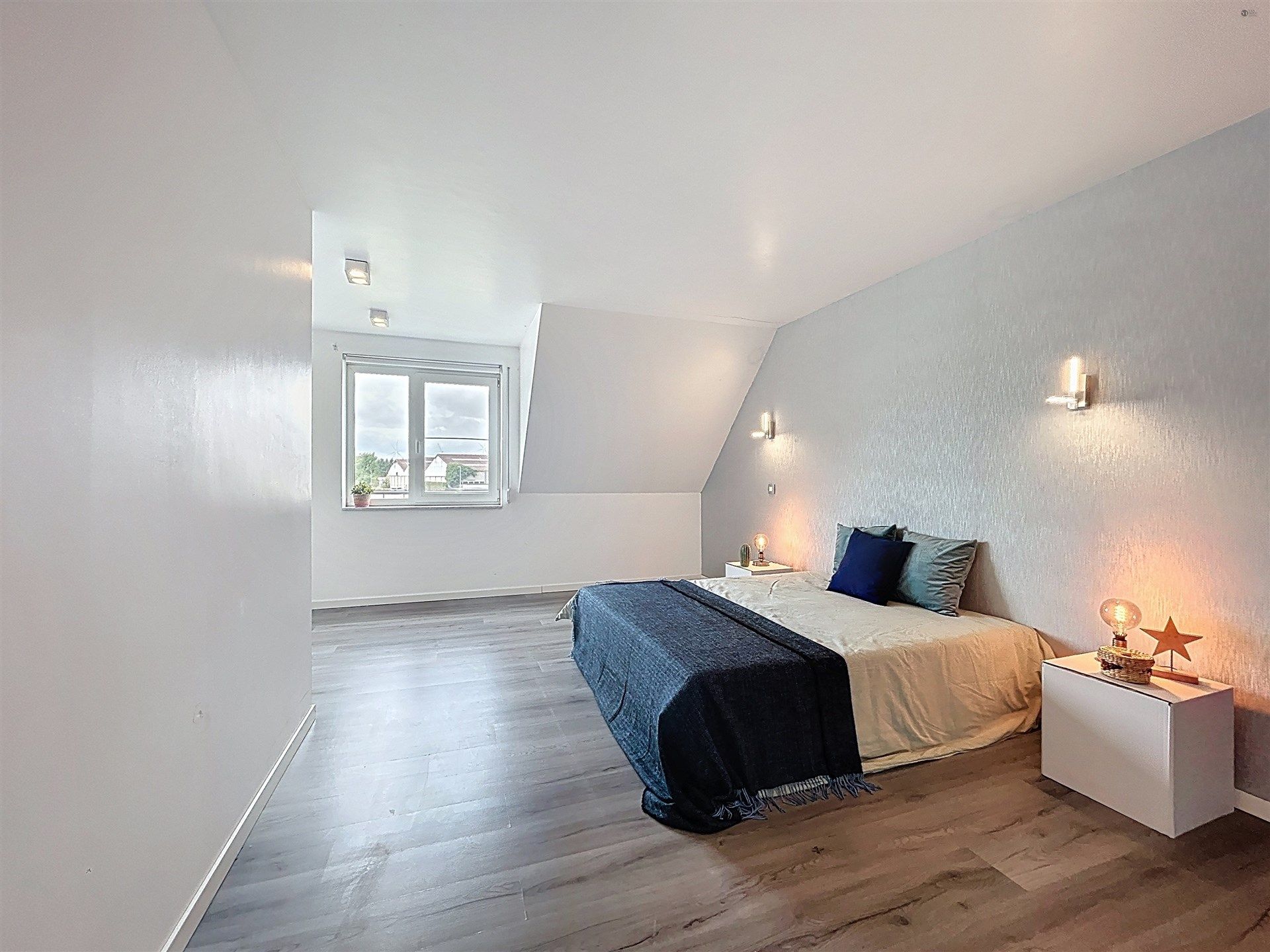 Recente energiezuinige  half-open bebouwing met 3 slp en gezellige tuin! foto 9