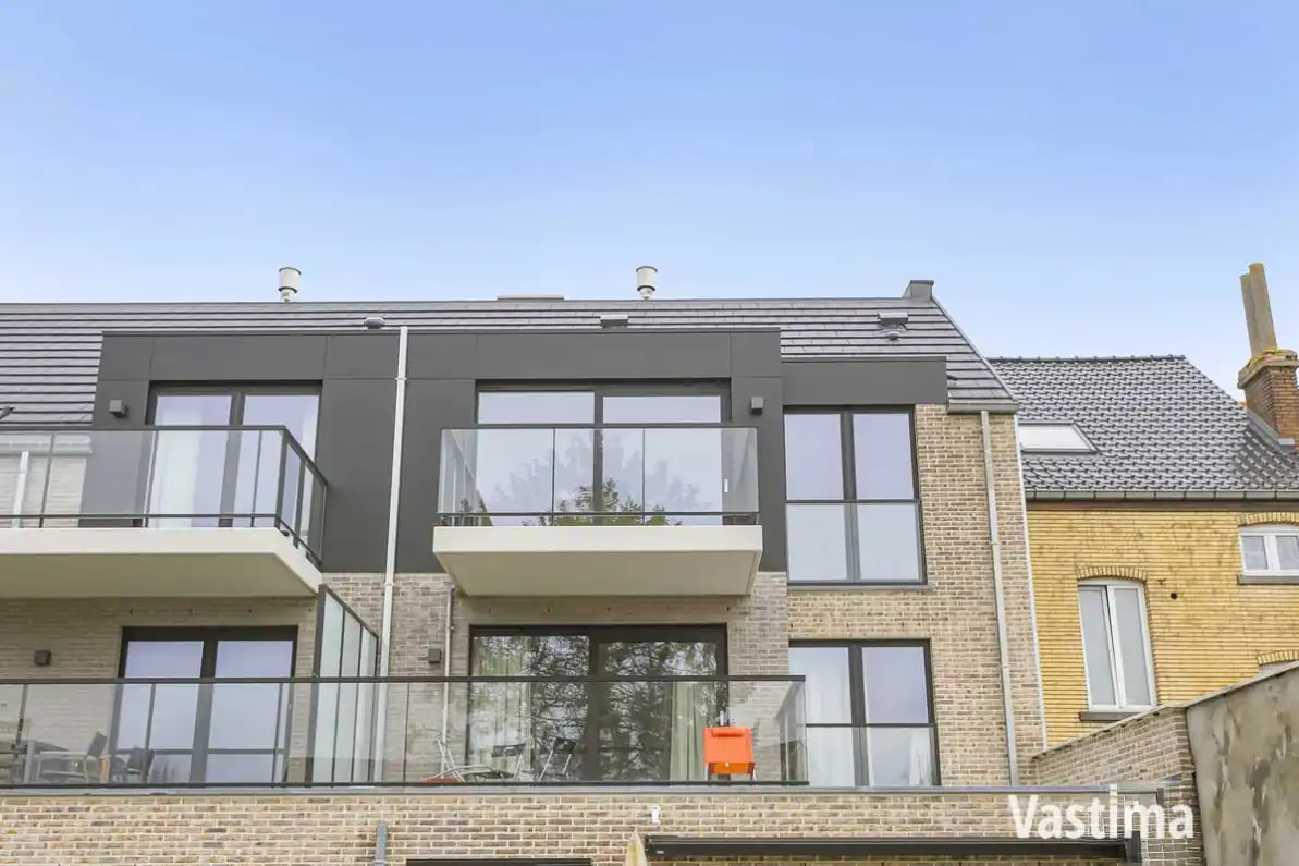 Recent appartement met 2 slaapkamers, terras, lift en garage foto 22