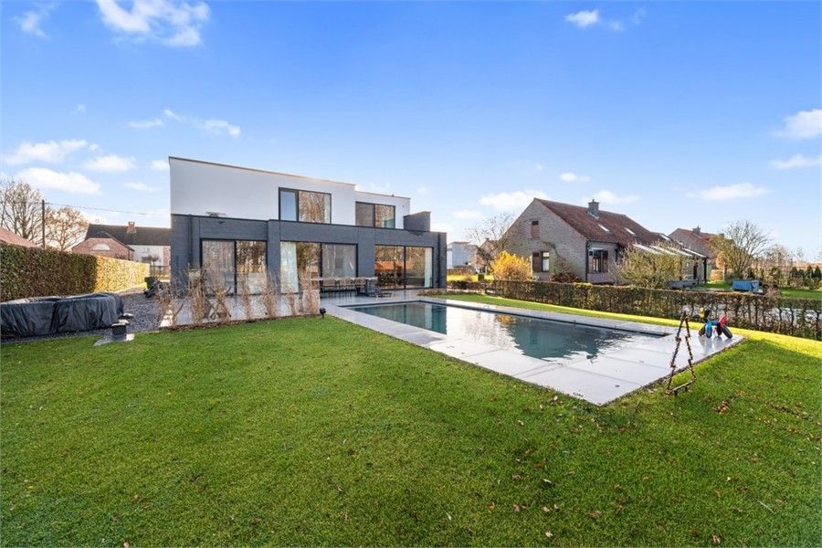 MAGNIFIEKE OPEN BEBOUWING MET GROOT ZWEMBAD EN 400M² AAN BEWOONBARE OPPERVLAKTE IN HET GEZELLIGE WELLEN foto 7