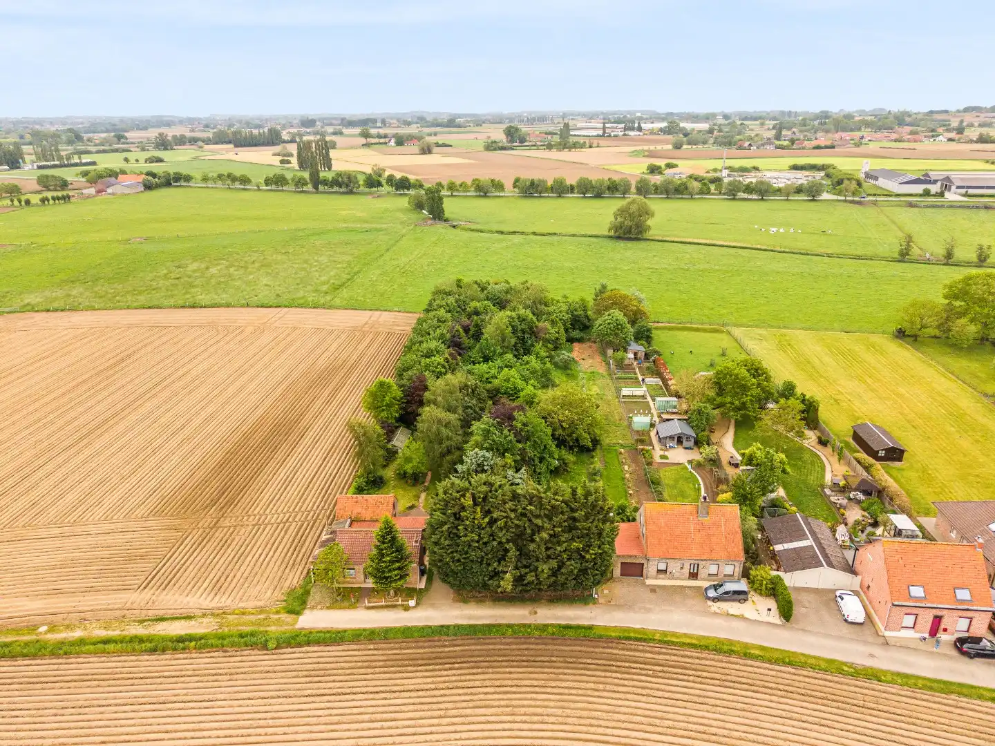 Zuidgericht perceel met prachtig landelijk verzicht op een rustige ligging in Ledegem foto 3