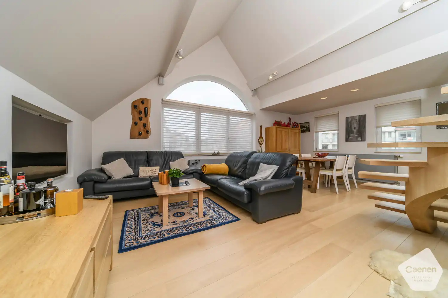 Ruim en lichtrijk appartement te koop in hartje De Panne foto 3