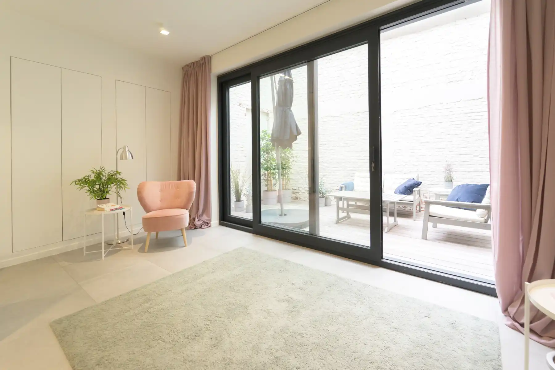 Ruime woning met bureel op gelijkvloers & 4 terrassen in hartje Gent foto 3