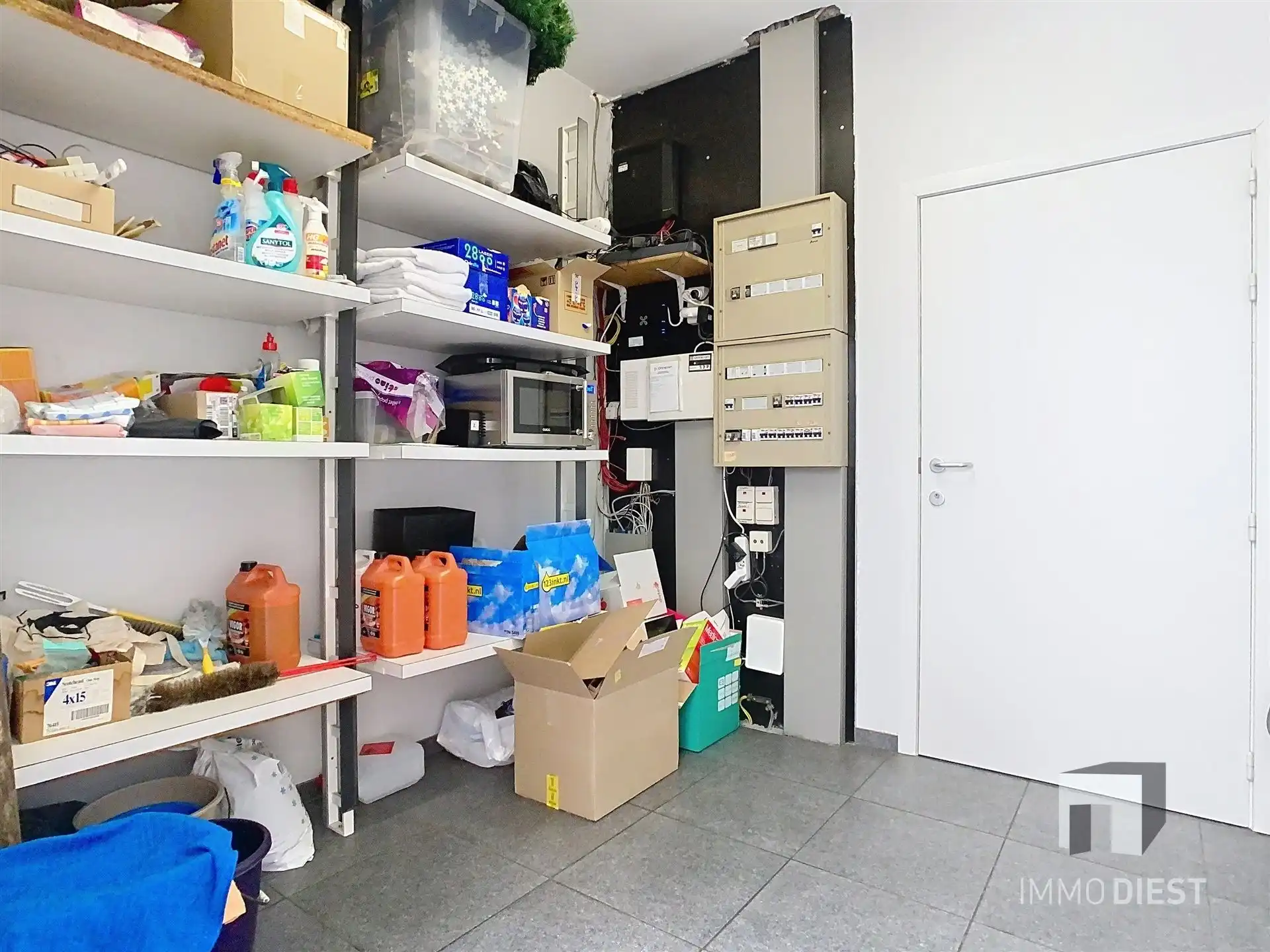 Opgedeeld handelspand in het centrum van Tessenderlo foto 19