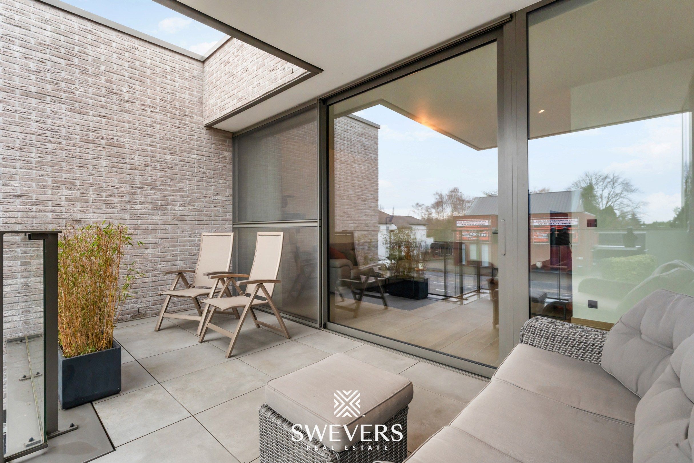 Trendy woning met 2 slpk, 2 bergingen en leuk terras (O) vlakbij centrum Zonhoven foto 14