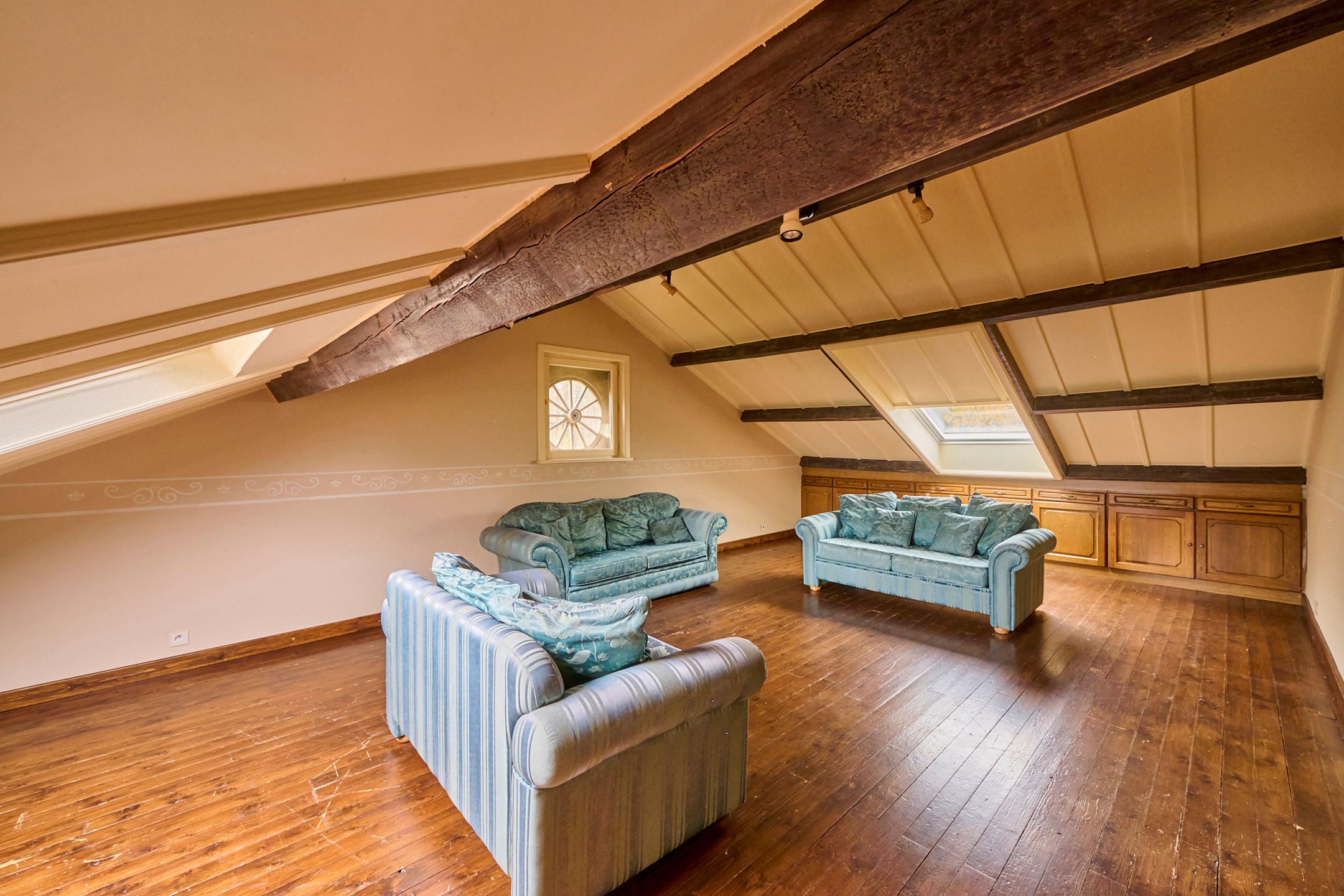Zeer ruime gezinswoning + bovenliggend appartement foto 16