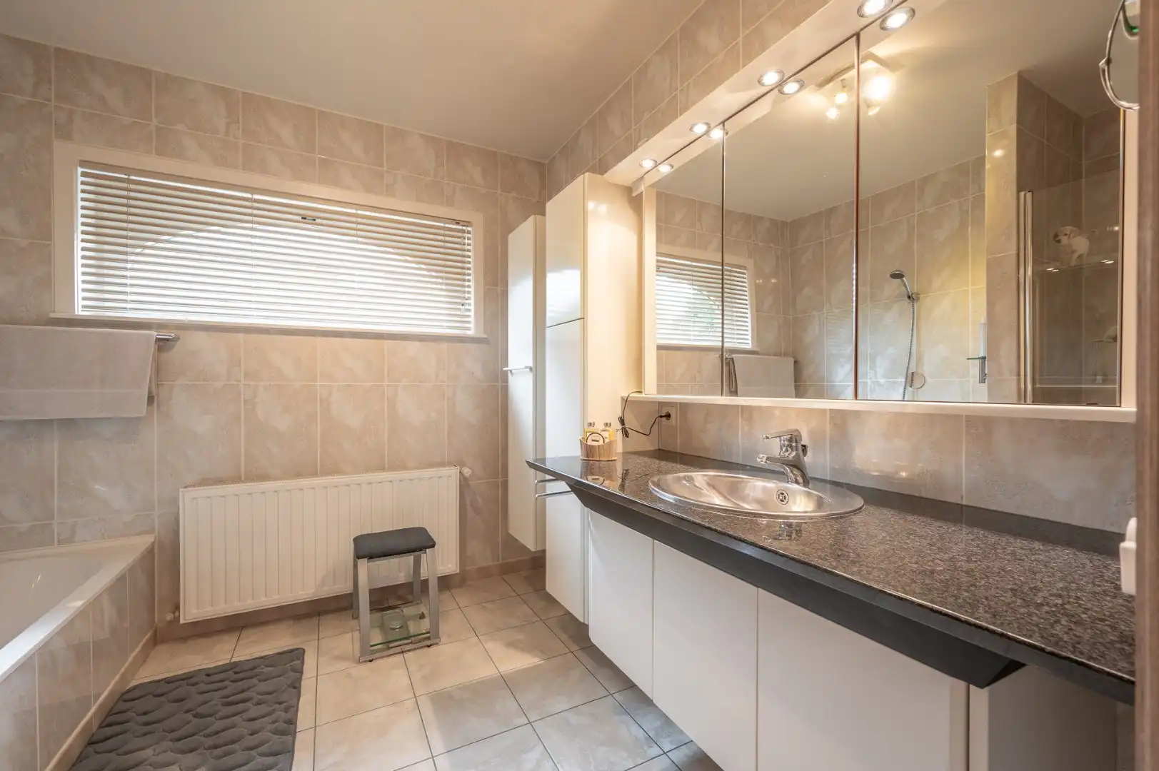 Klassevolle villa in residentiële villawijk te Knokke-Heist foto 18