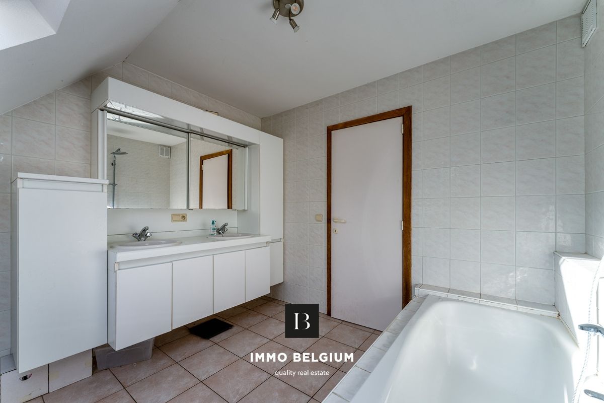 Ruime villa met 5 slaapkamers in villawijk Noordhoek foto 14