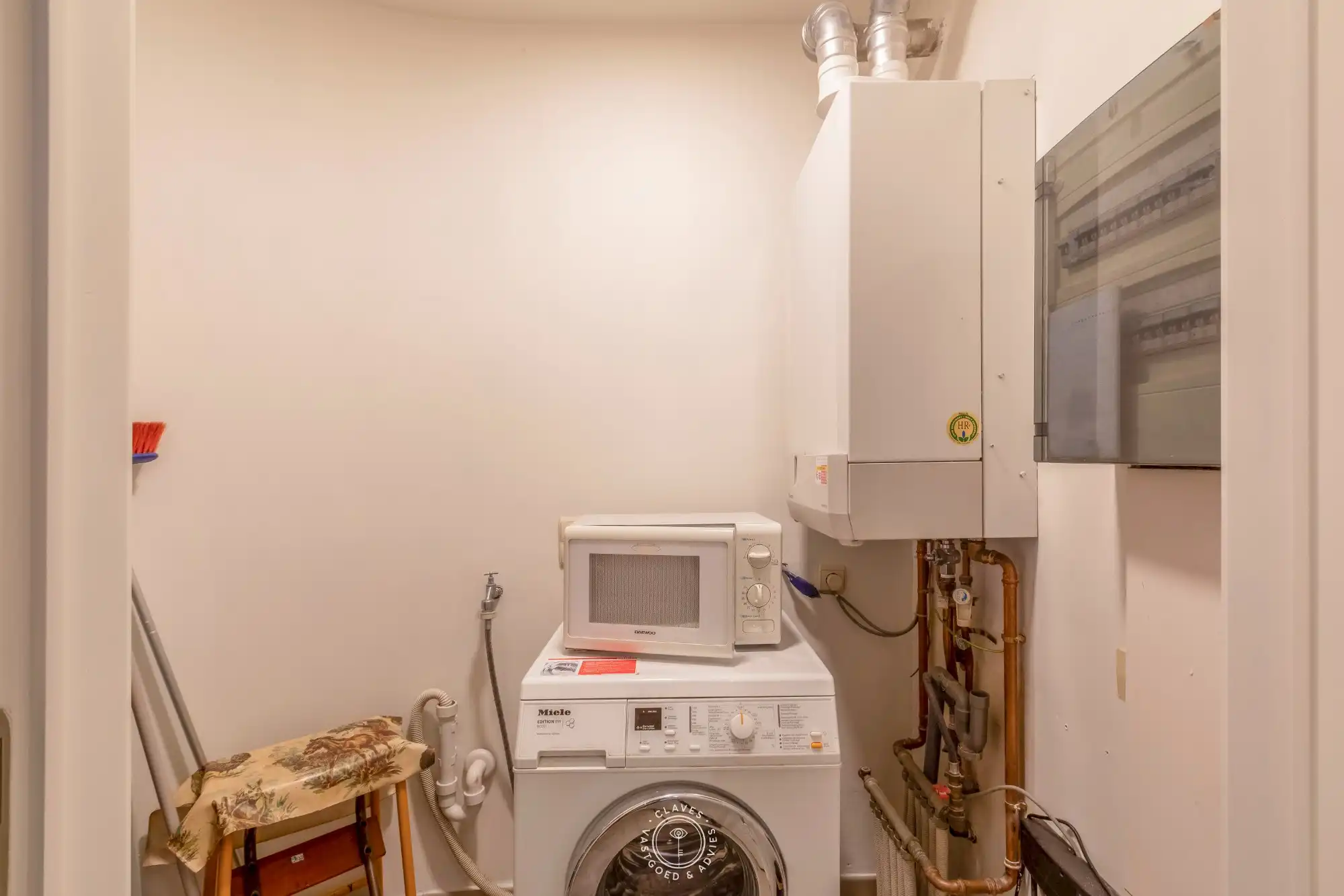 Centraal gelegen appartement met twee terrassen en autostaanplaats foto 7