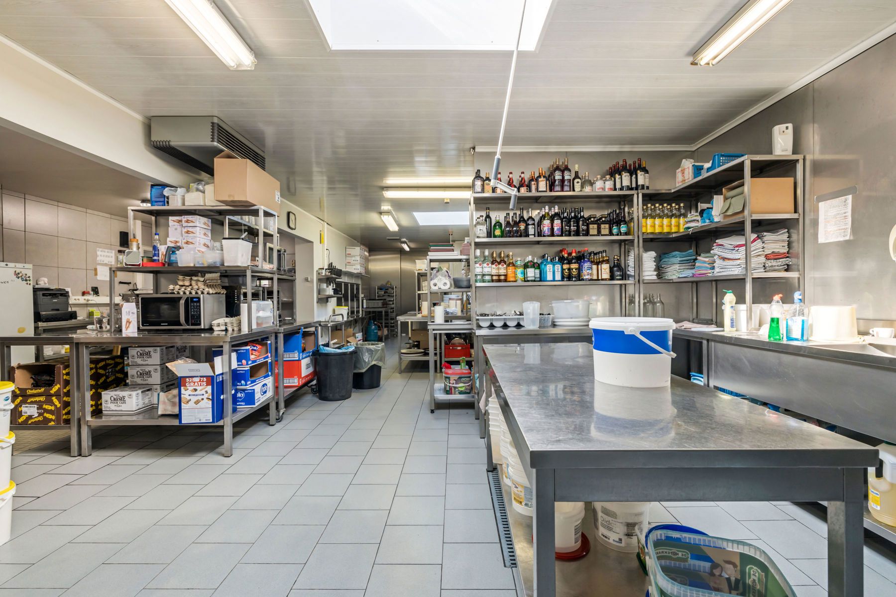 Goeddraaiend restaurant/brasserie met grote woongelegenheid foto 15