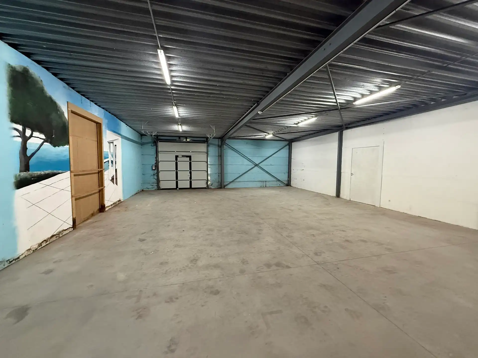 Bedrijfsgebouw te koop op commerciële ligging in Putte foto 4