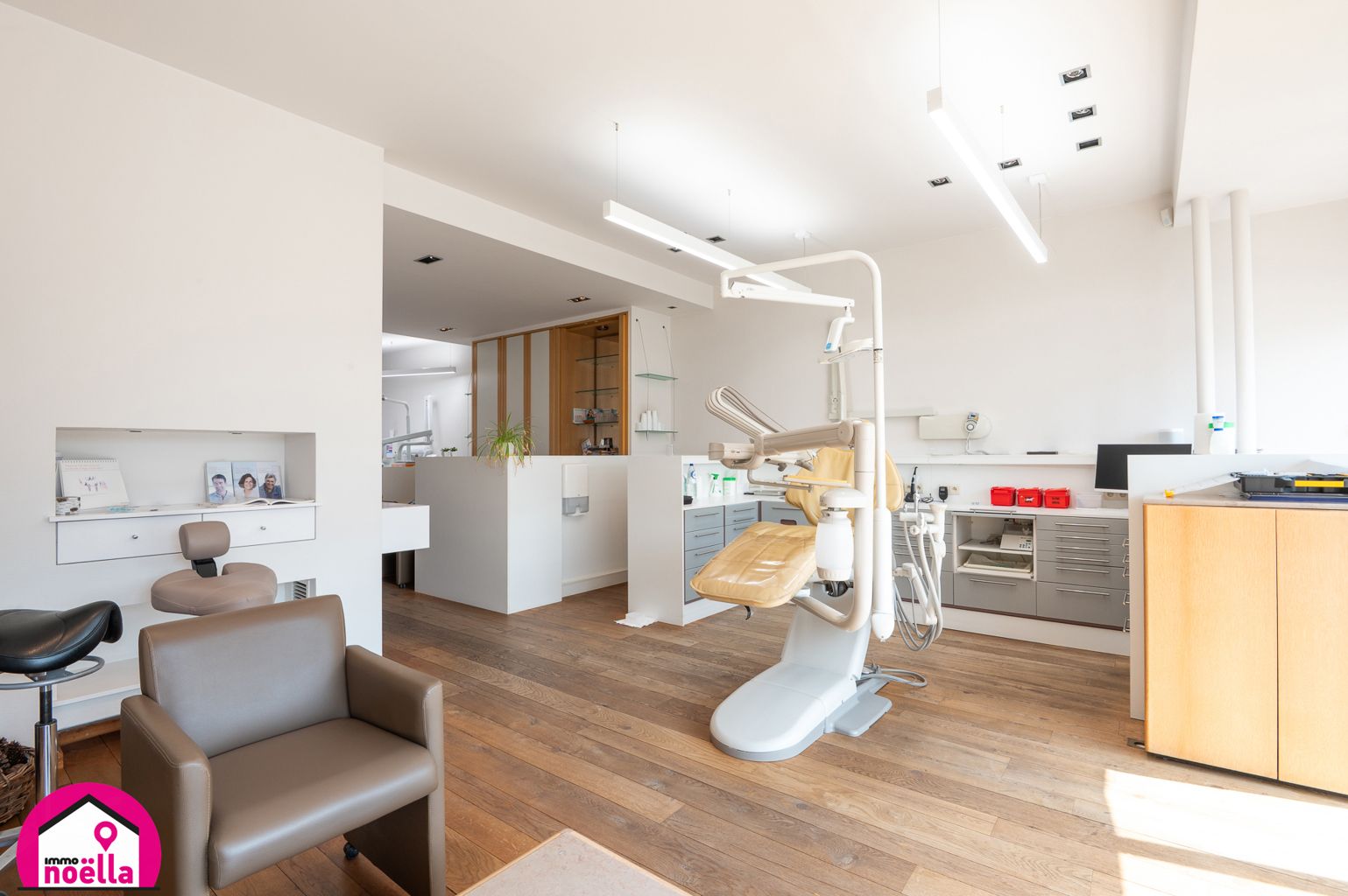 Te koop te Westende prachtige woning met handelsruimte ! foto 24