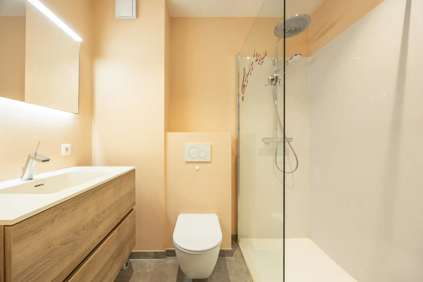 Instapklaar appartement op de eerste verdieping foto 9