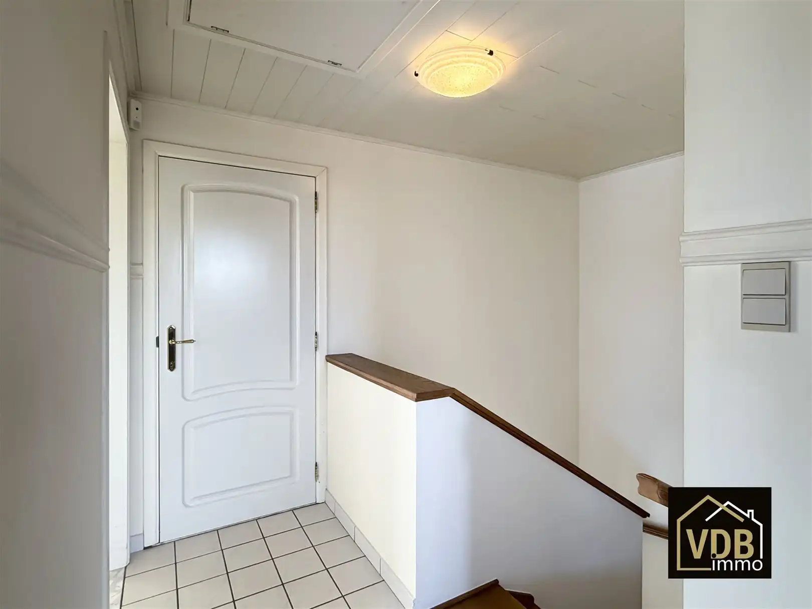 Instapklare halfopen bebouwing met 3 slaapkamers foto 10