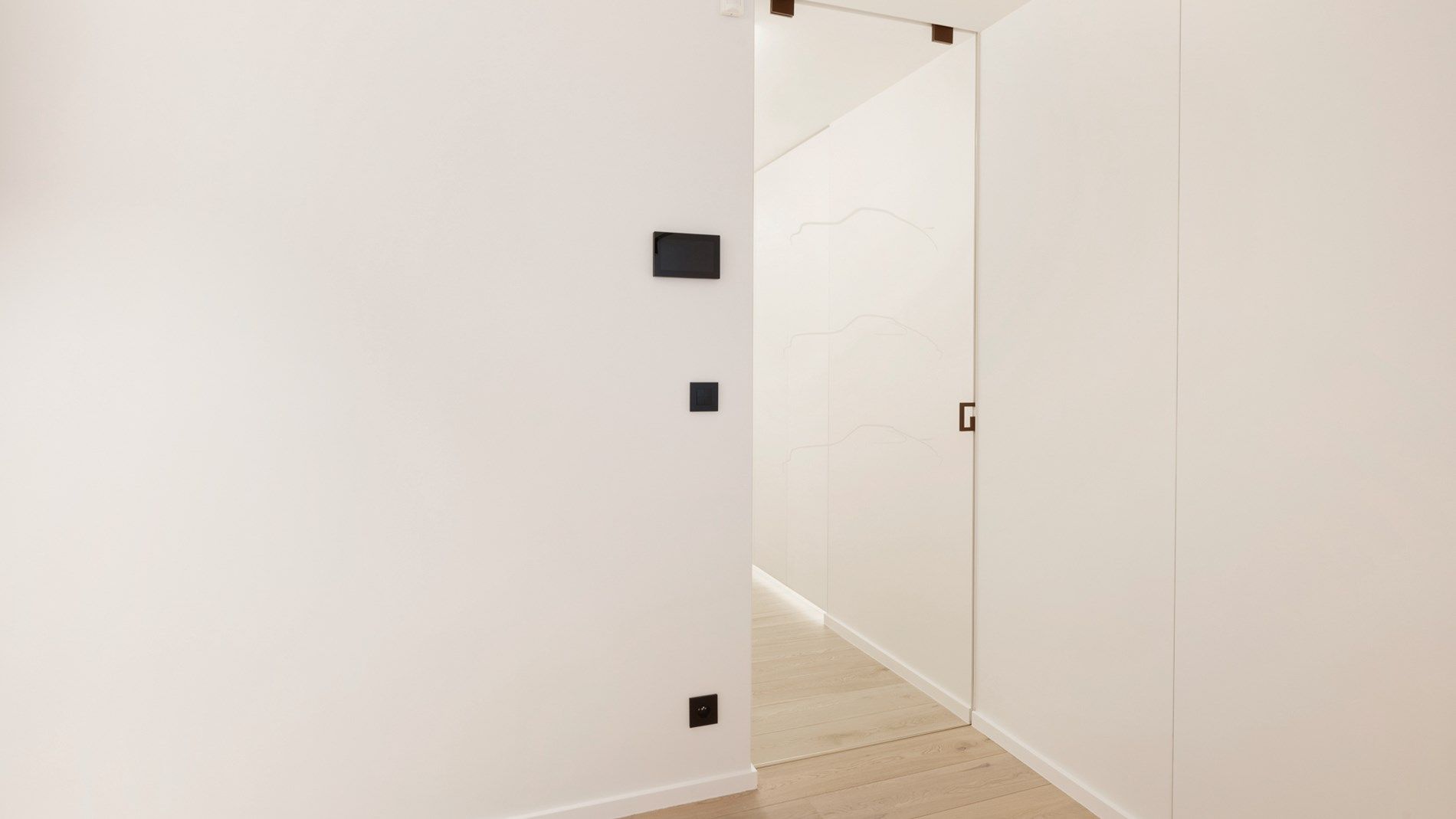Subliem gerenoveerd appartement aan de Zeedijk foto 23