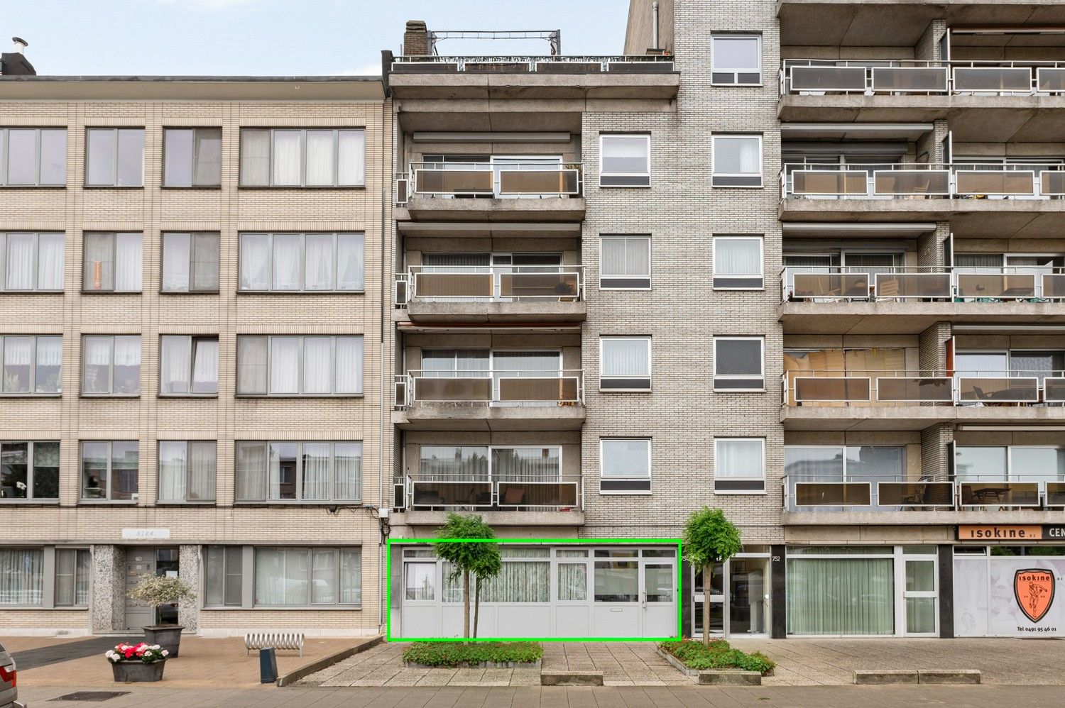 Ruim gelijkvloers appartement met 3 slaapkamers en terras in Deurne! foto {{pictureIndex}}