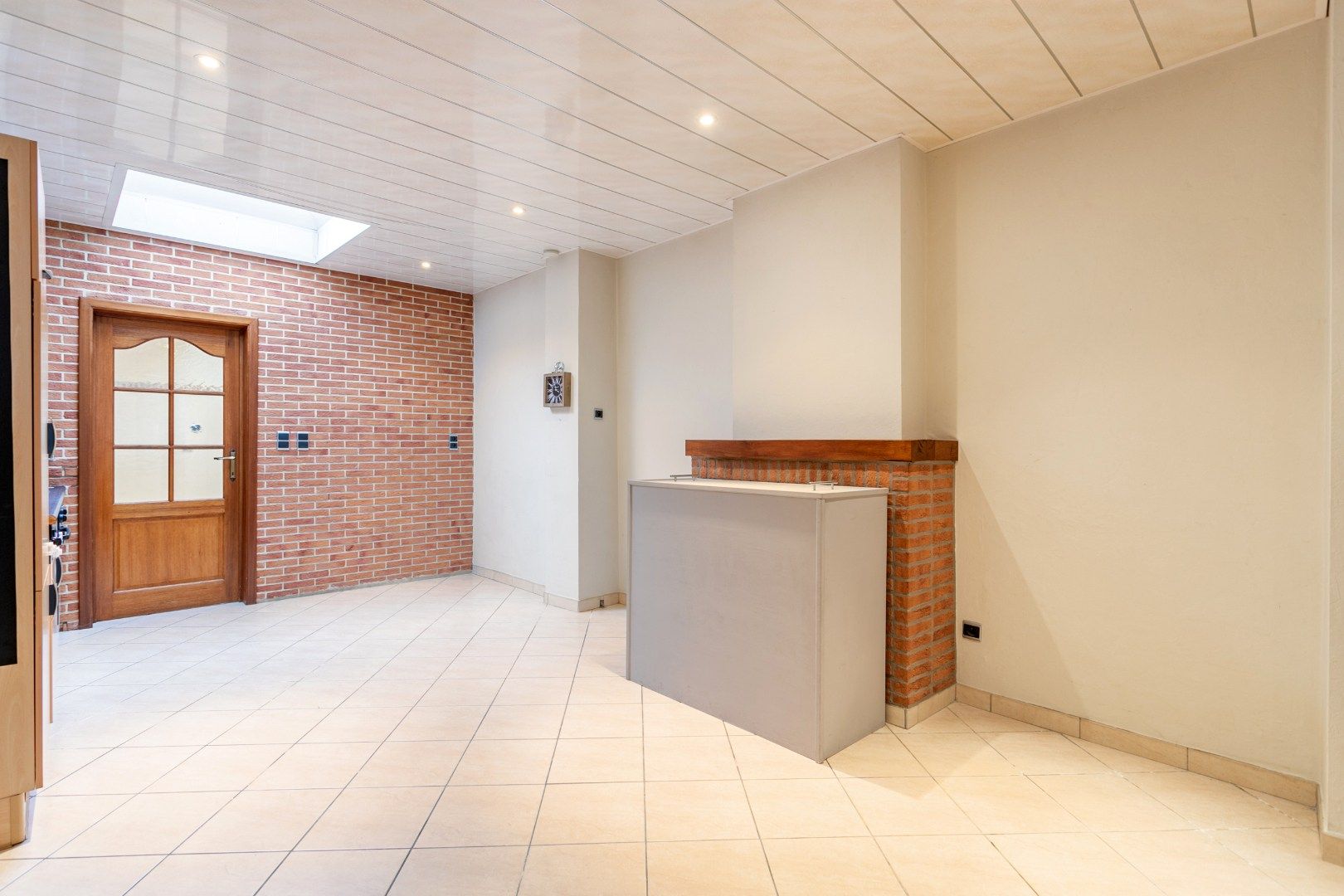 Te renoveren woning nabij centrum Halle foto 8