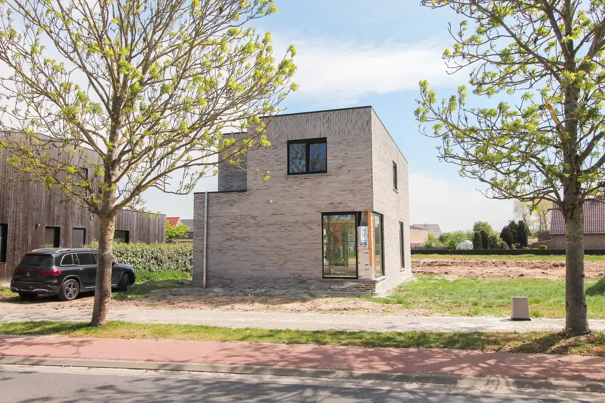 HECTAAR BOUWT MODERNE OPEN NIEUWBOUWWONING TE OOSTDUINKERKE foto {{pictureIndex}}