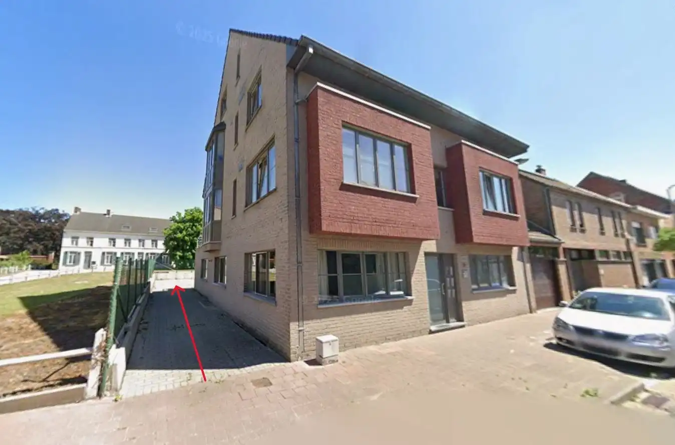 Autostaanplaats, Handzame foto 5