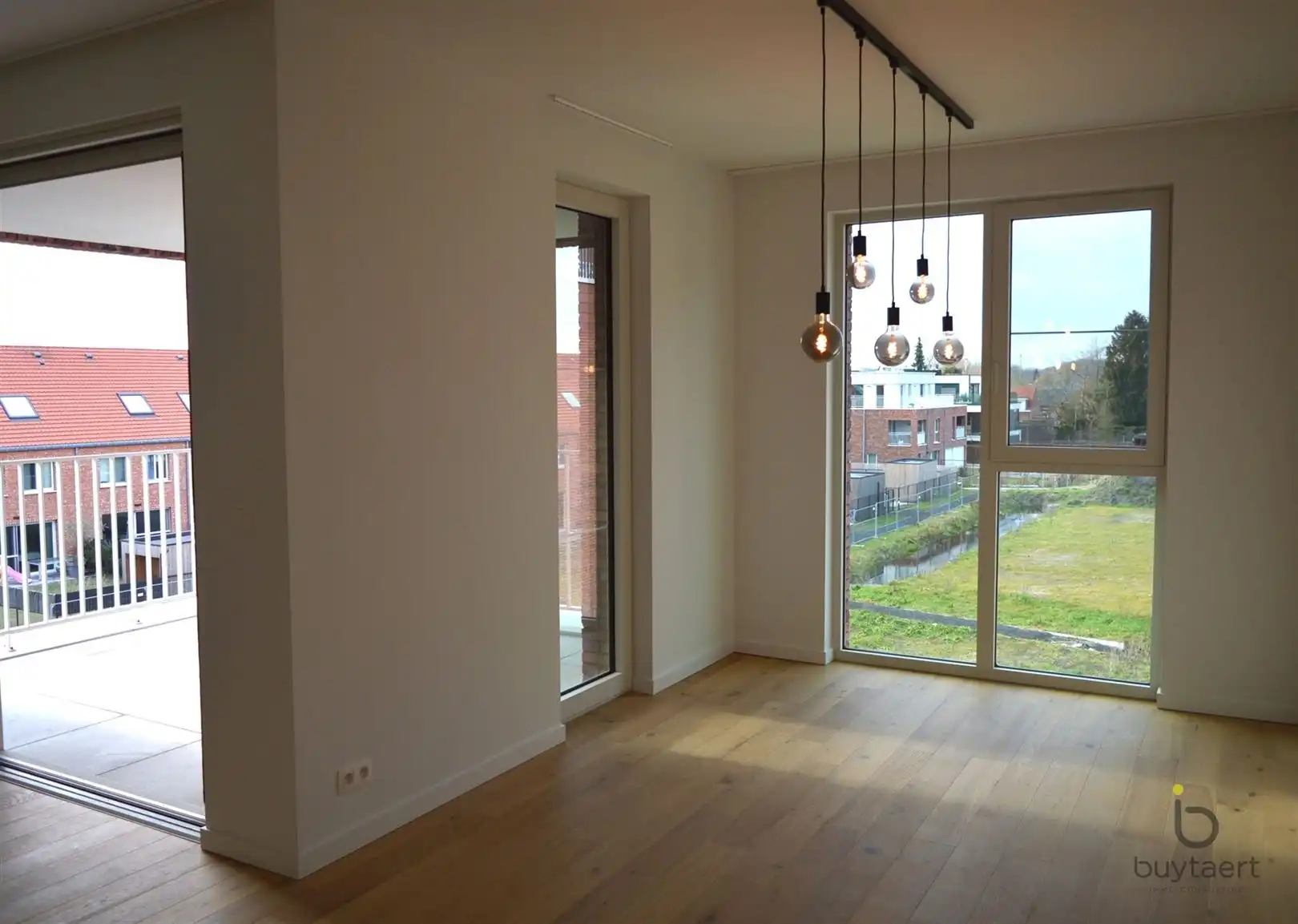 Prachtig nieuwbouw appartement met uniek terras te Zoersel! foto 4