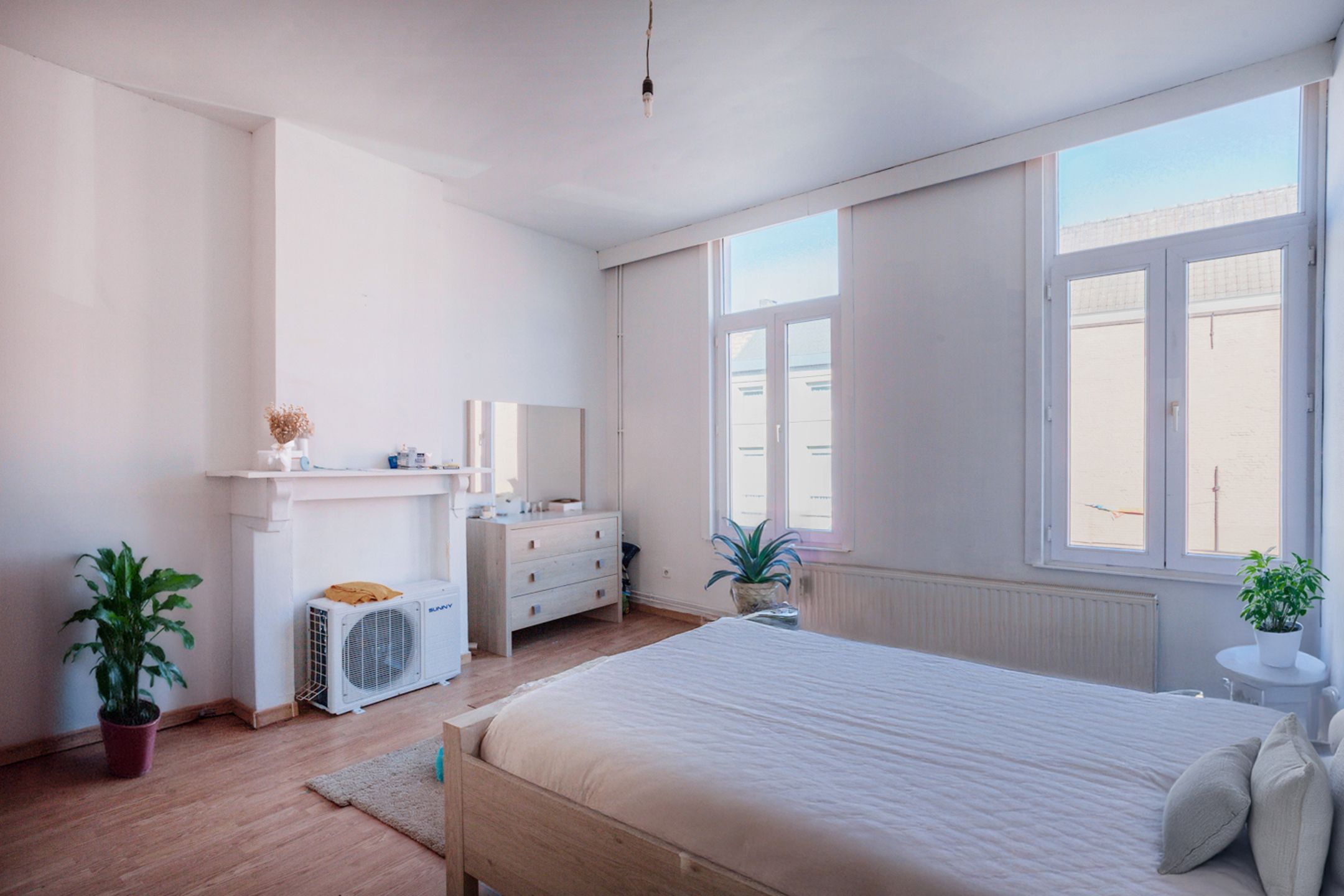 Ruime woning met 4 slaapkamers op bruisende locatie foto 11