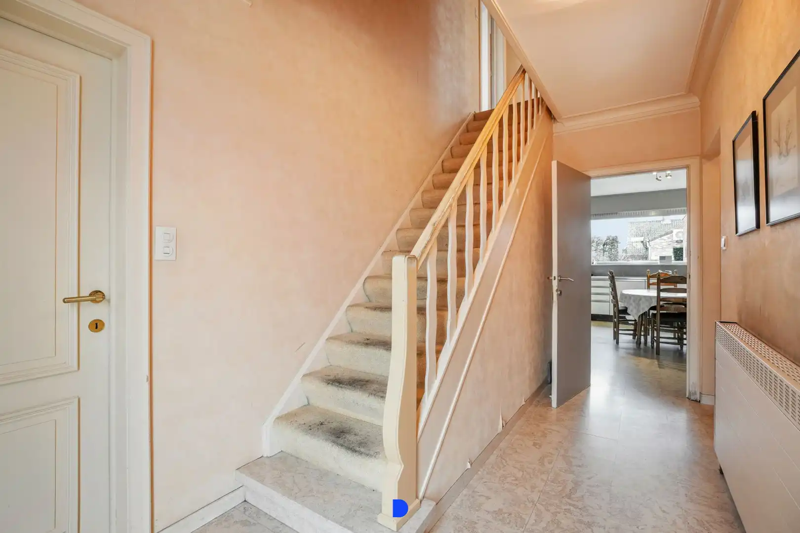 Handelspand met woonst op commerciële ligging. foto 20