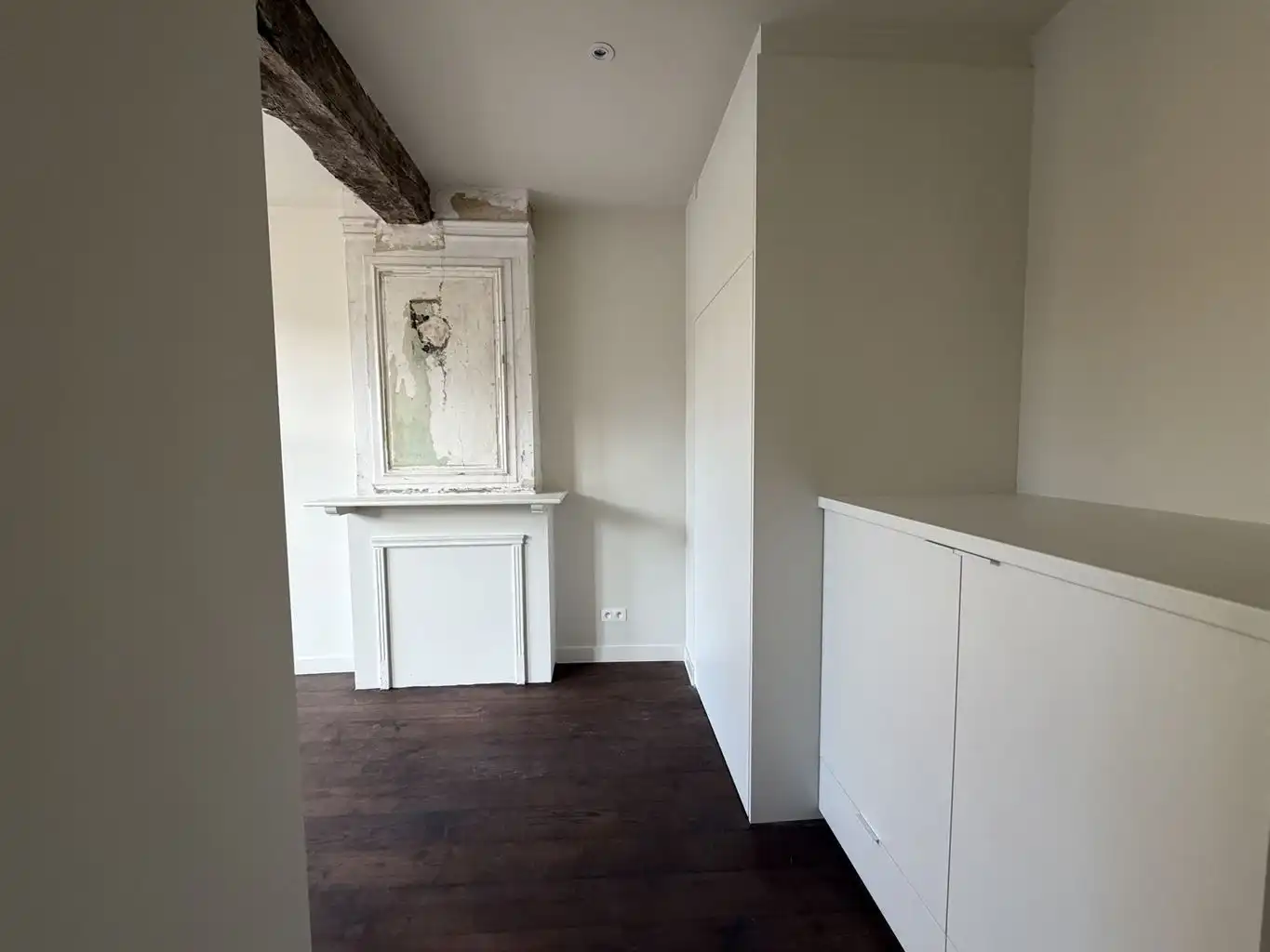 Gezellig, doch ruim appartement op de eerste verdieping met 2 slaapkamers, ruim terras en optioneel een staanplaats, gelegen in het centrum van Maaseik. foto 9
