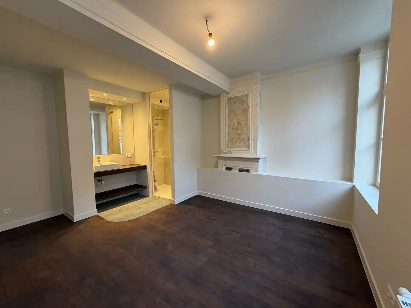 Gezellig, doch ruim appartement op de eerste verdieping met 2 slaapkamers, ruim terras en optioneel een staanplaats, gelegen in het centrum van Maaseik. foto 9