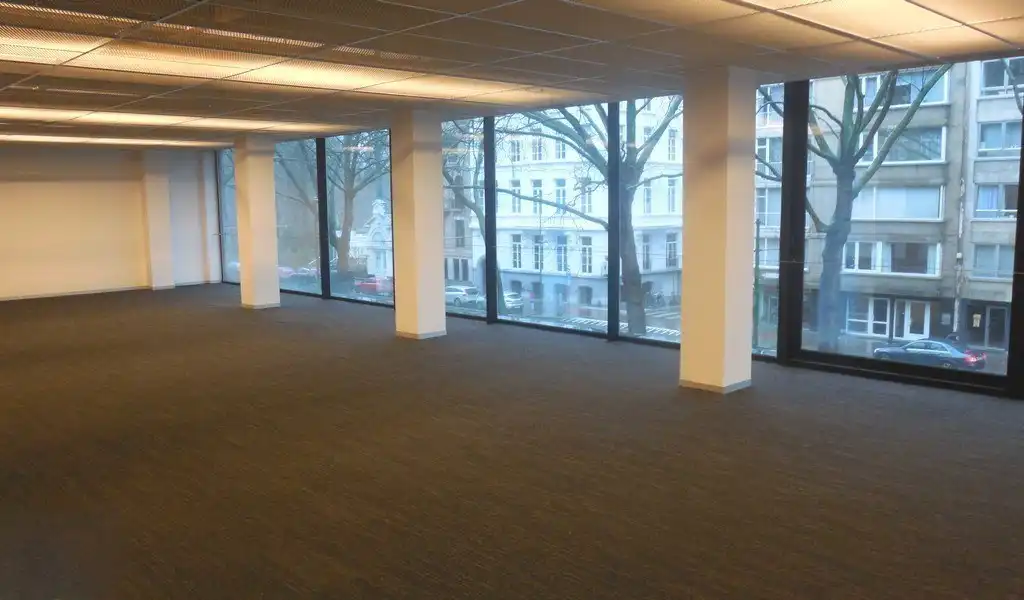 Trendy kantoor te huur in Starbuilding te Antwerpen foto 3