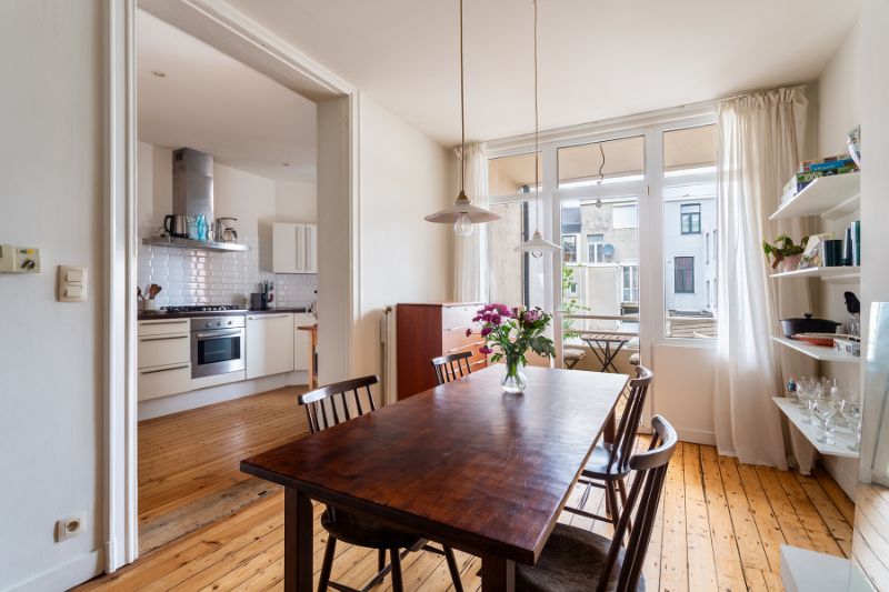 Karaktervol, lumineus 2 slpk. appartement, authenticiteit en top locatie! foto 3