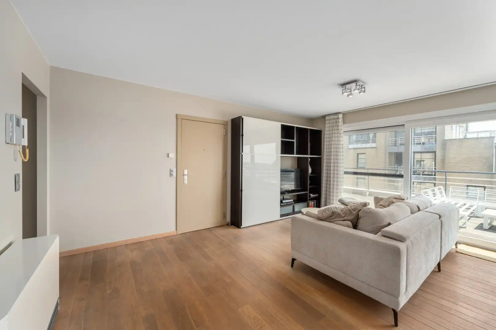 Prachtig duplex appartement met zijdelings zeezicht foto 4