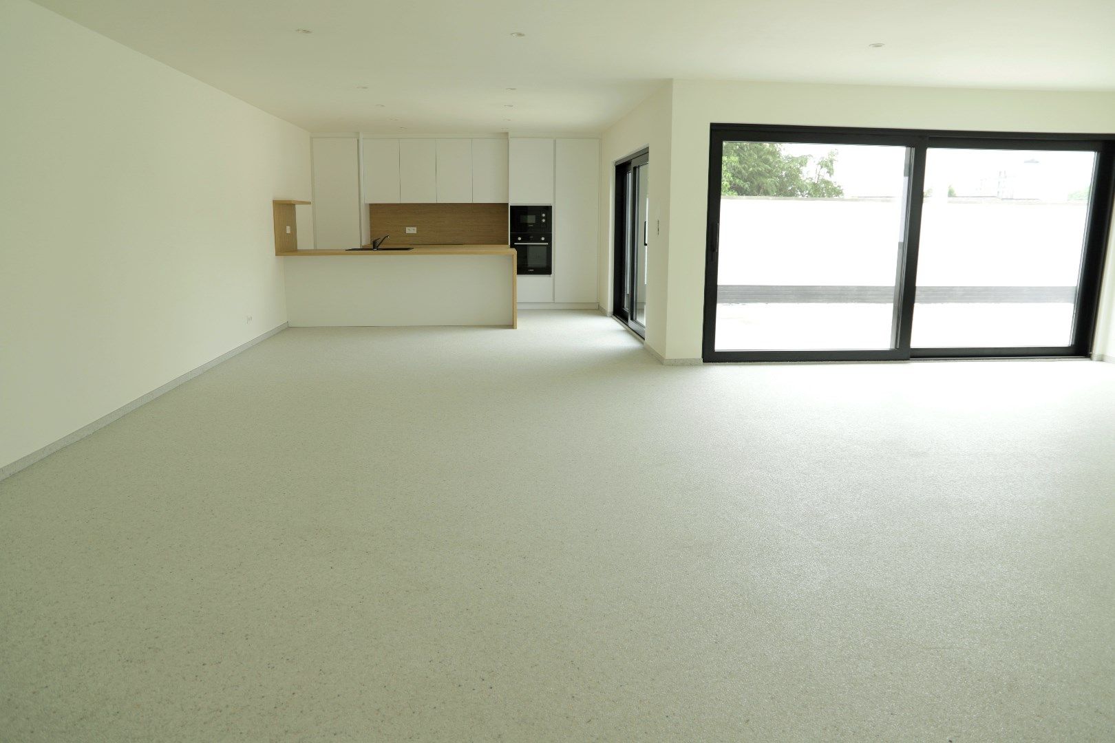 Penthouse van 178m² met 2 slaapkamers en ruim terras vlakbij Genk centrum foto 8