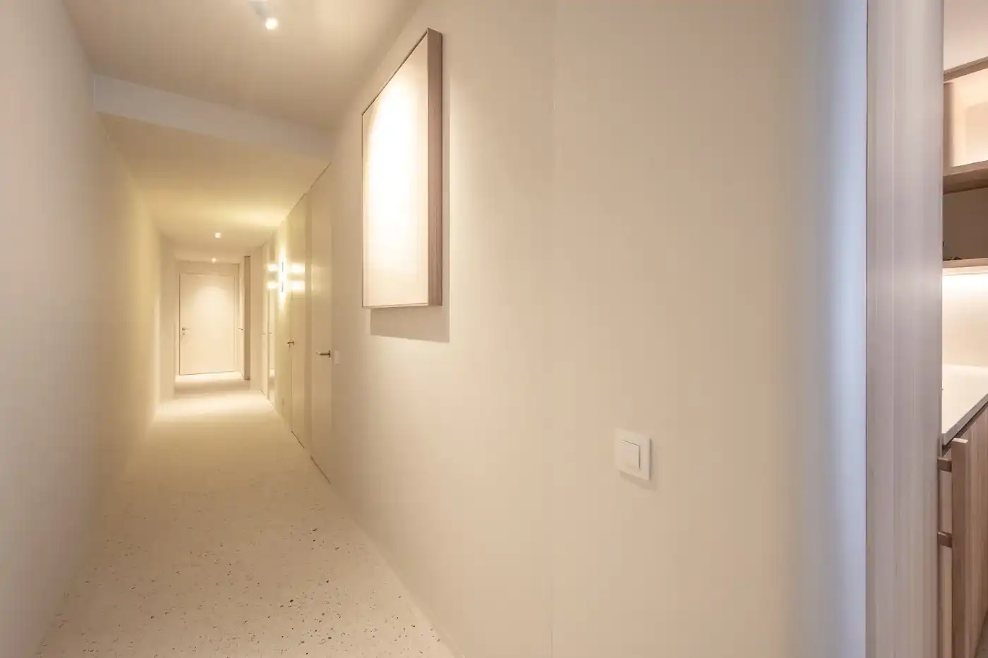 Exclusief gerenoveerd appartement met frontaal zeezicht op toplocatie in het Zoute foto 15