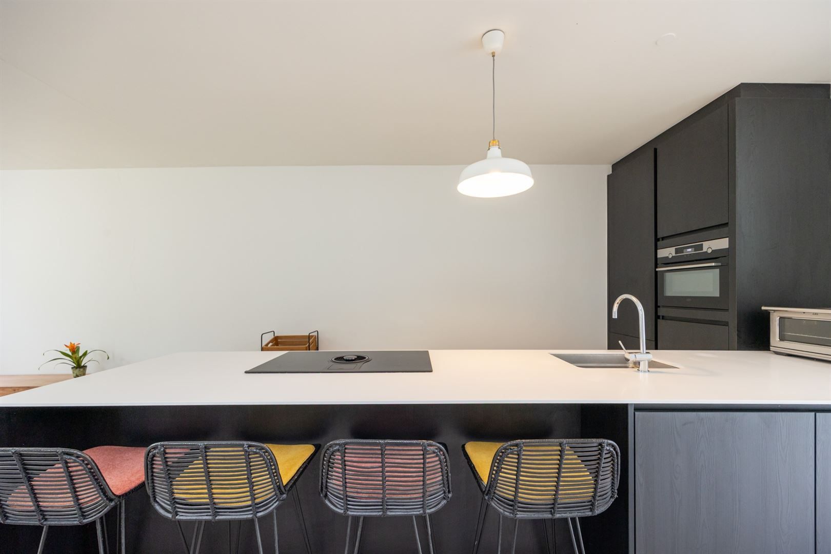 Gerenoveerd appartement met terras foto 9